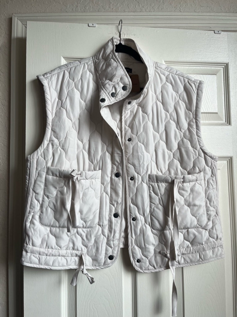 NWT Blu Pepper Light Puffer Vest with Bows